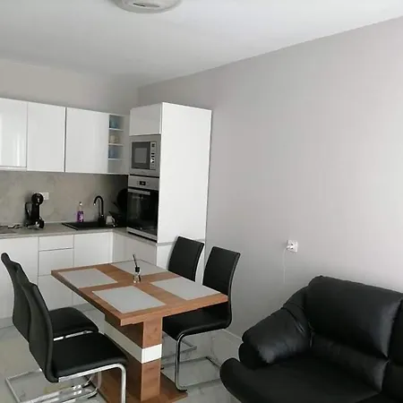 Lägenhet Luxury Apartment Atanasovi