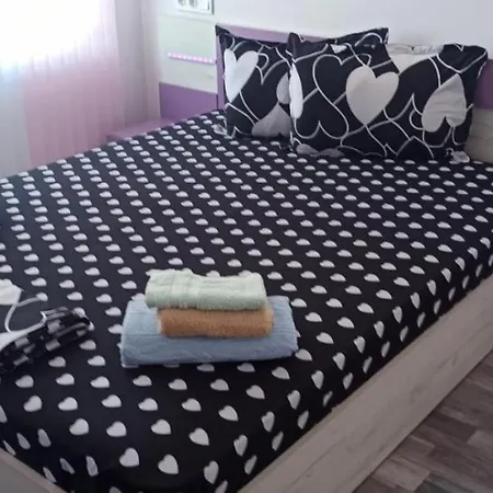 Lägenhet Luxury Apartment Atanasovi