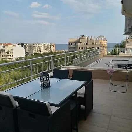 Luxury Apartment Atanasovi Lägenhet